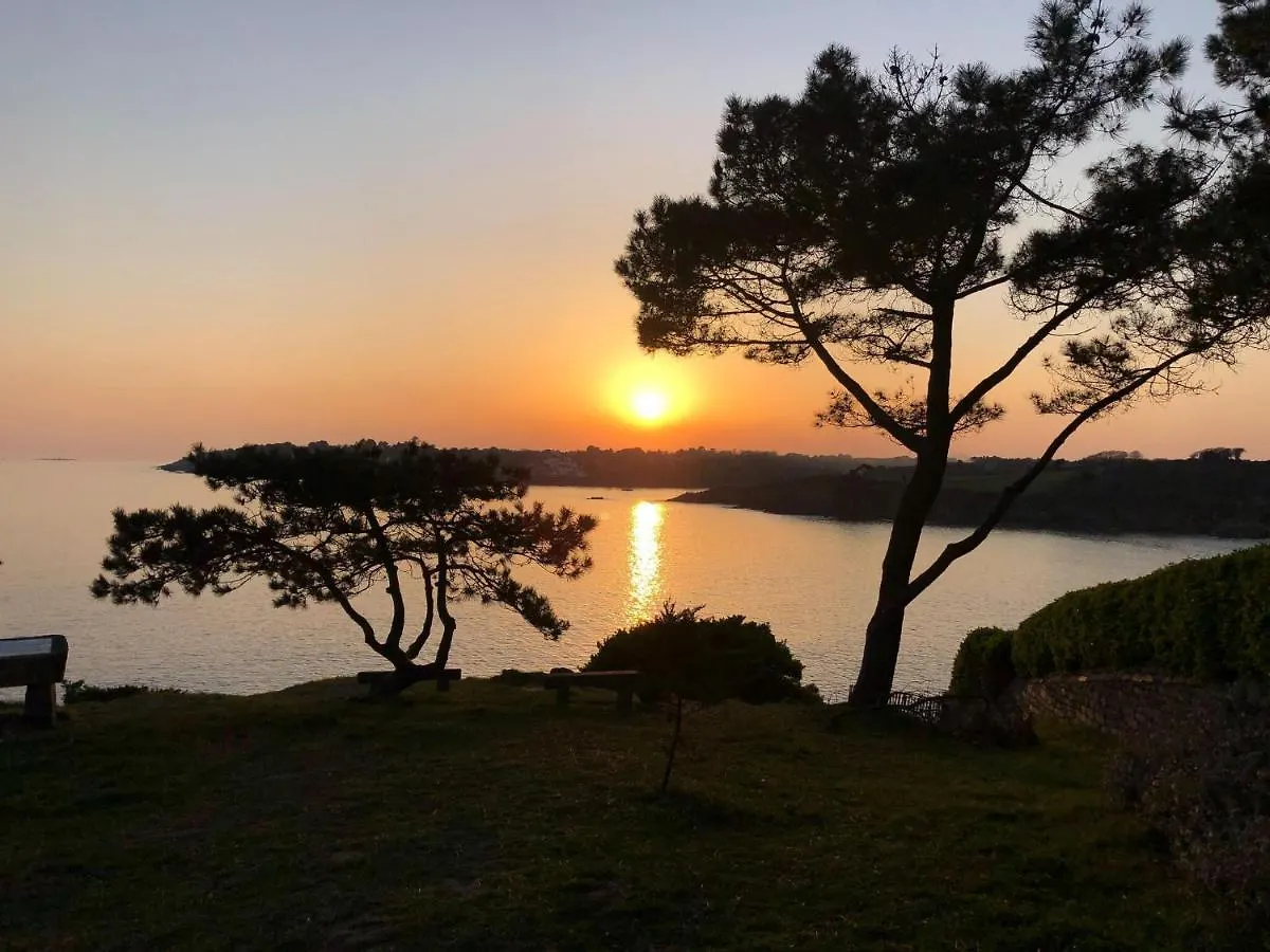 Holiday Home, Moelan Sur Mer